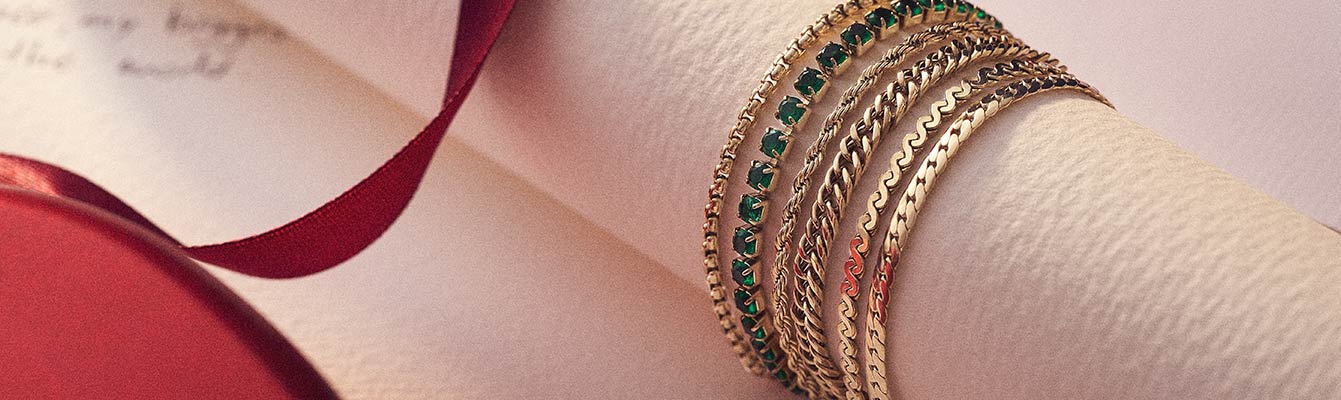 Find the Perfect Valentine's Gift: 10% Off Titanium Gold Jewelry